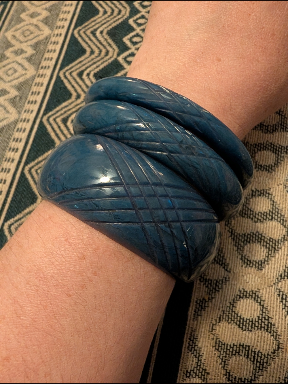 Splendette "Periwinkle" Denim Blue Carved Bangle Set